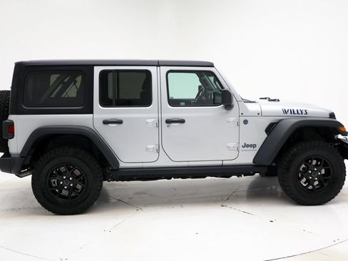 Used 2024 Jeep Wrangler Unlimited AWD/4WD image 3