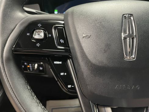 Used 2025 Lincoln Corsair AWD w/ Equipment Group 101A image 18