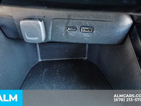 Used 2025 Chevrolet Trax LT FWD image 40