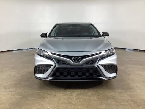 Used 2024 Toyota Camry SE FWD image 3
