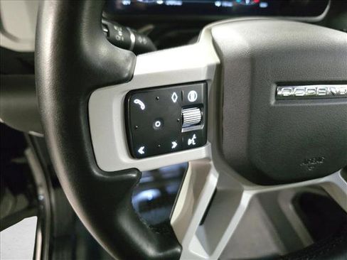 Certified 2024 Land Rover Defender 90 X-Dynamic SE image 18