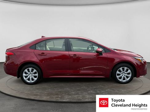 Used 2025 Toyota Corolla LE FWD image 3