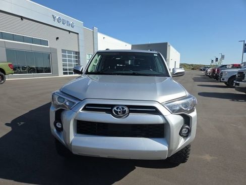 Used 2022 Toyota 4Runner SR5 AWD/4WD image 2
