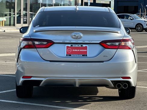 Used 2021 Toyota Camry SE image 5
