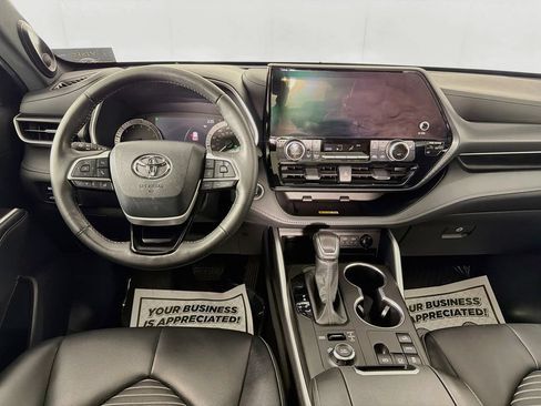 Used 2024 Toyota Highlander XSE AWD/4WD image 21