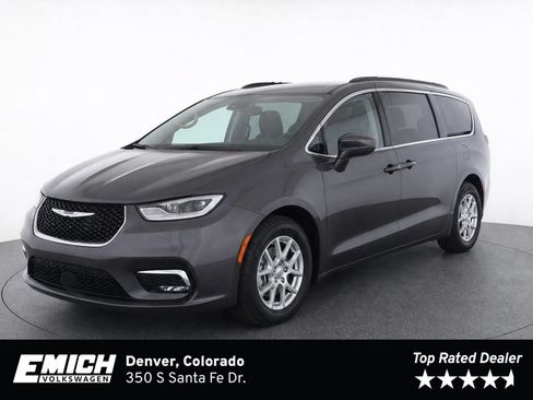 Used 2022 Chrysler Pacifica Touring-L FWD image 1