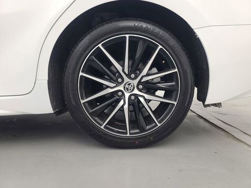 Used 2024 Toyota Camry SE image 12