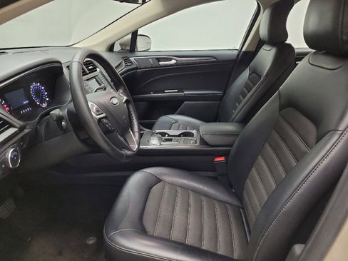 Used 2018 Ford Fusion SE w/ Equipment Group 201A FWD image 17