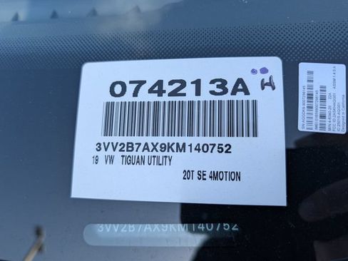 Used 2019 Volkswagen Tiguan SE AWD/4WD image 36