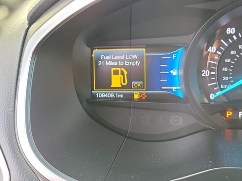 Used 2018 Ford Edge Titanium w/ Technology Package image 6