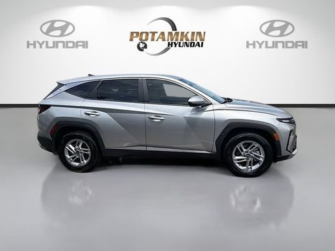 Used 2025 Hyundai Tucson SE FWD image 4