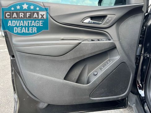 Used 2023 Chevrolet Equinox Premier AWD/4WD image 9