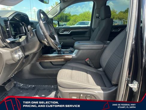 Used 2022 GMC Sierra 1500 Elevation RWD image 9
