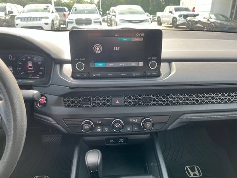 Used 2025 Honda Accord LX image 10