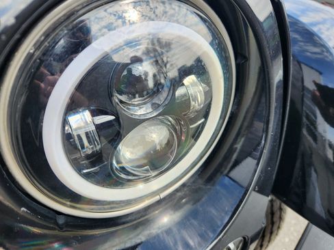 Used 2012 Jeep Wrangler Unlimited Sahara image 18