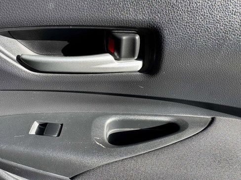 Used 2020 Toyota Corolla LE image 40