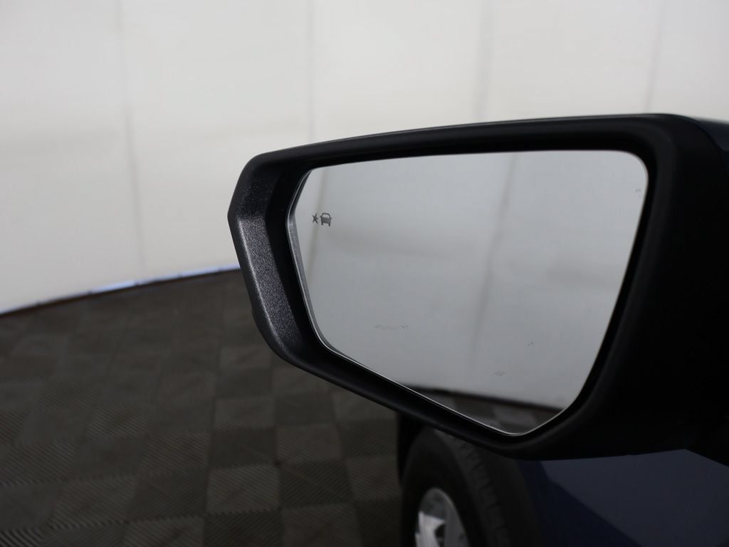 Used 2024 GMC Terrain SLE FWD image 32