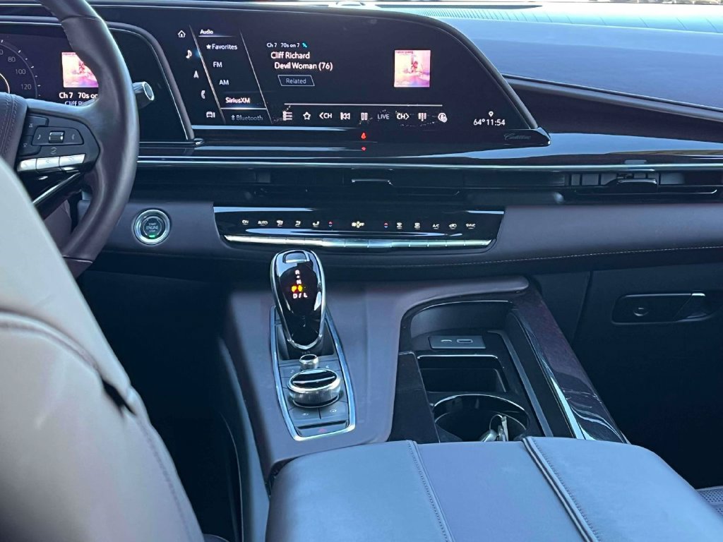 Certified 2021 Cadillac Escalade Premium Luxury Platinum AWD/4WD image 13