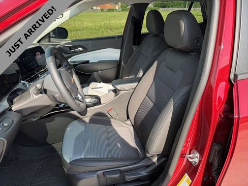 Used 2025 Chevrolet Trax LT w/ Driver Confidence Package FWD image 13