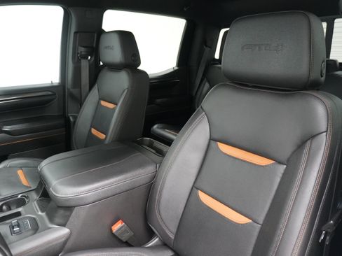 Used 2024 GMC Sierra 1500 AT4 w/ Technology Package AWD/4WD image 11