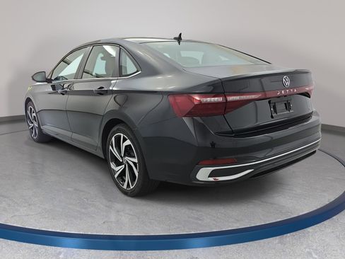 Used 2025 Volkswagen Jetta SEL FWD image 7