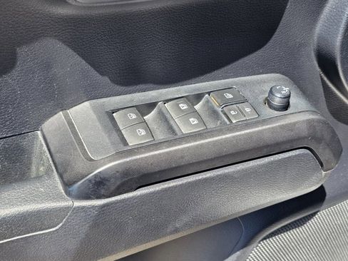 Used 2019 Toyota Tacoma TRD Off-Road RWD image 16