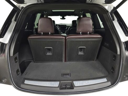 Certified 2023 Cadillac XT6 Premium Luxury w/ Technology Package AWD/4WD image 5