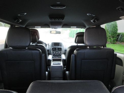 Used 2017 Dodge Grand Caravan SXT FWD image 19