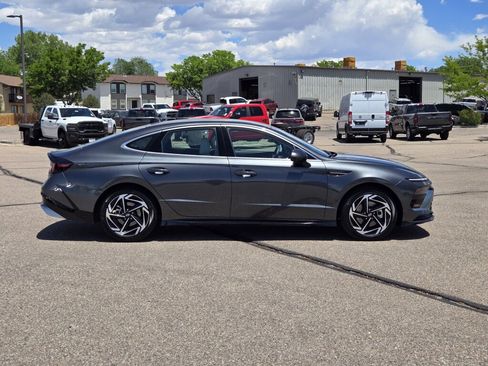 Used 2026 Hyundai Sonata SEL AWD/4WD image 2