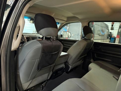 Used 2017 RAM 2500 Tradesman w/ Chrome Appearance Group image 34