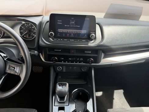 Used 2023 Nissan Rogue SV FWD image 17