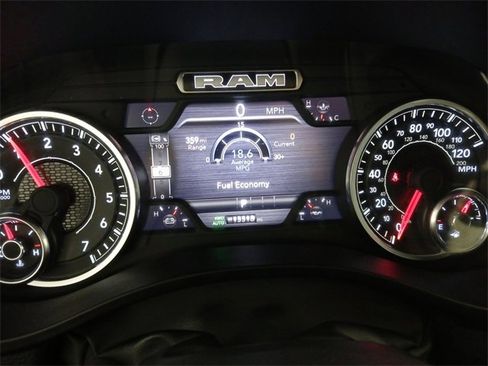 Used 2025 RAM 1500 Laramie image 12