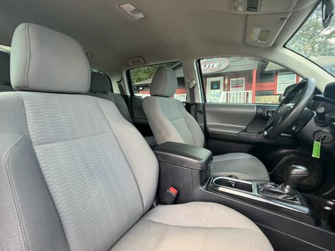Used 2018 Toyota Tacoma SR w/ SR Convenience Package RWD image 21