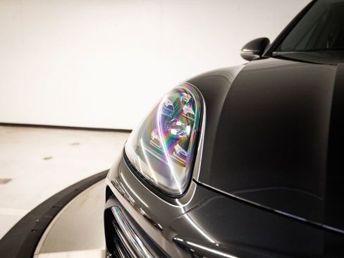 Certified 2023 Porsche Cayenne Platinum Edition AWD/4WD image 13