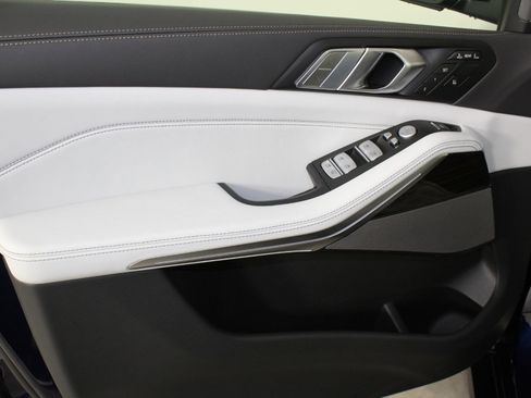 New 2026 BMW X7 xDrive40i w/ Premium Package image 11