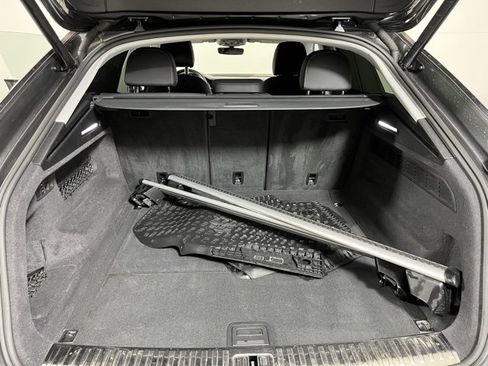 Used 2020 Audi Q8 Prestige w/ Prestige Package image 22