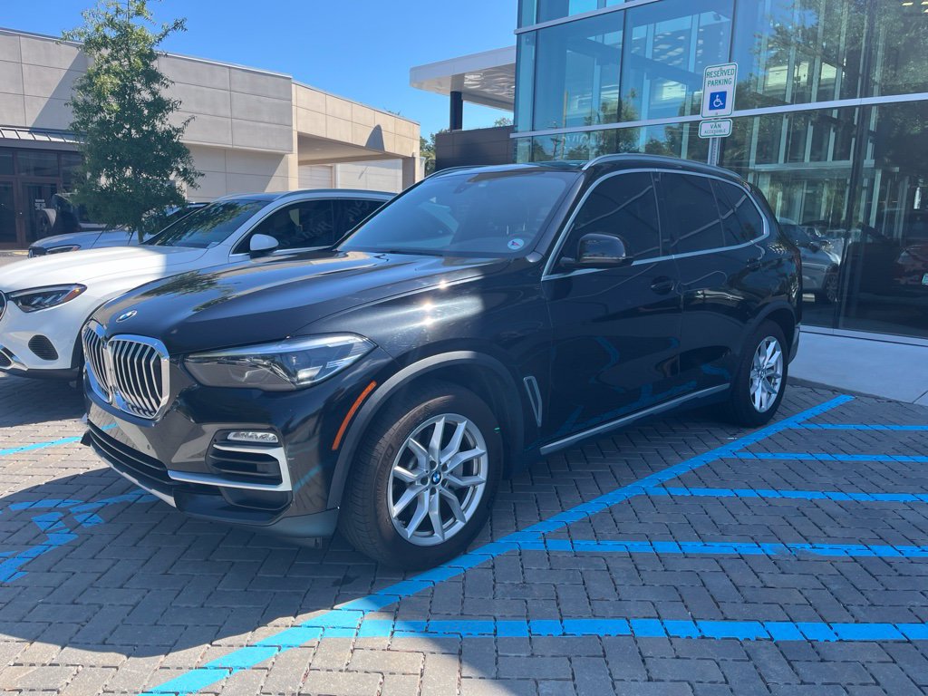 Used 2019 BMW X5 xDrive40i w/ Convenience Package AWD/4WD image 2