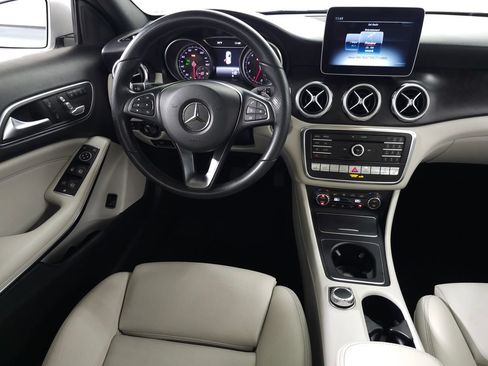Used 2020 Mercedes-Benz GLA 250 4MATIC image 19