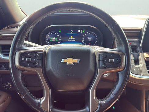 Used 2023 Chevrolet Suburban High Country RWD image 12
