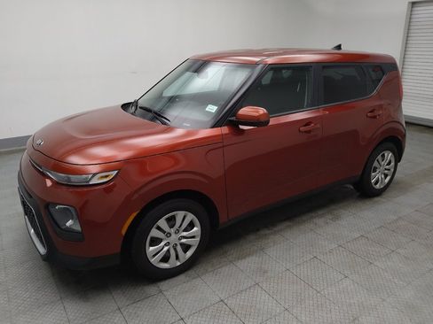 Used 2020 Kia Soul LX image 2