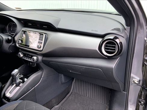 Used 2018 Nissan Kicks SV image 14