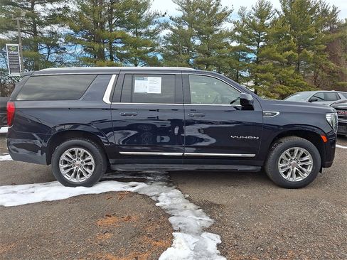 Certified 2023 GMC Yukon XL SLT image 7