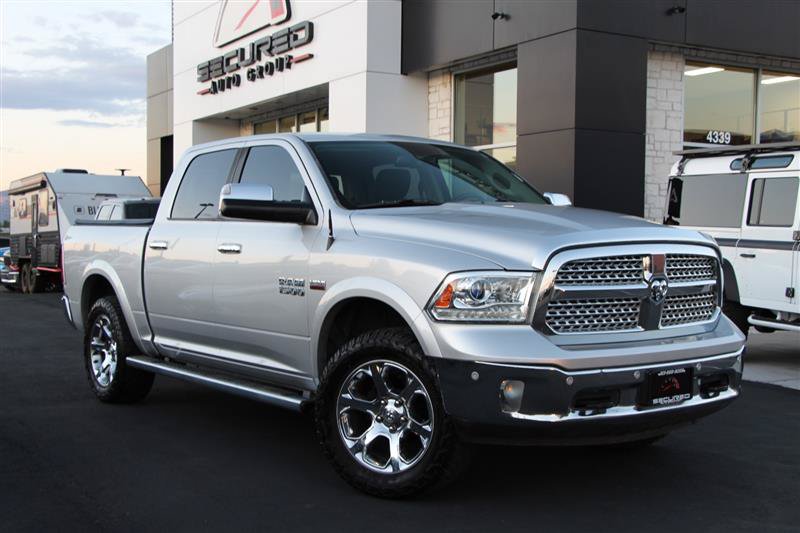 Used 2017 RAM 1500 Laramie w/ Convenience Group AWD/4WD image 3