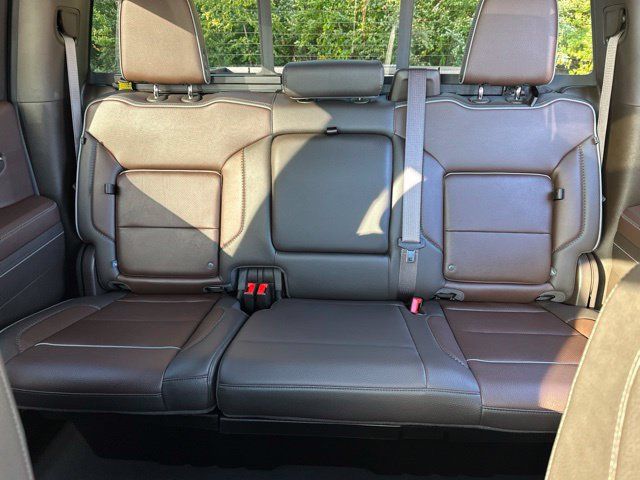 Used 2025 GMC Sierra 1500 Denali w/ Denali Reserve Package AWD/4WD image 37