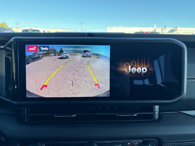 Used 2026 Jeep Wrangler Unlimited Sahara w/ Technology Group AWD/4WD image 15