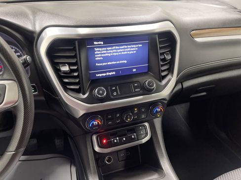 Used 2023 GMC Acadia SLE w/ Driver Convenience Package image 30