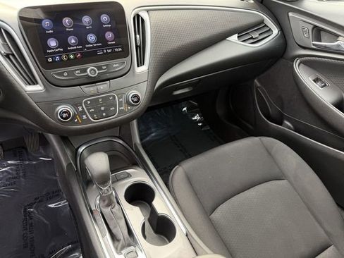 Used 2024 Chevrolet Malibu LT image 18