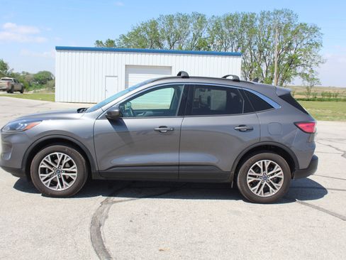 Used 2022 Ford Escape SEL AWD/4WD image 2