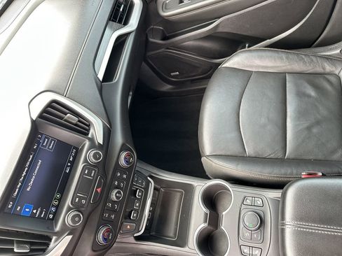 Used 2021 GMC Terrain SLT w/ Infotainment Package II FWD image 24