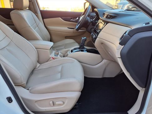 Used 2019 Nissan Rogue SL w/ Premium Package image 9